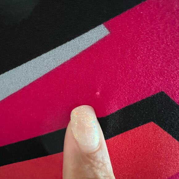 Kasper Fuchsia & Black Abstract Print Blouse Size M Pleated Scoop Neck Artsy - Picture 11 of 16